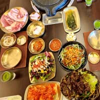 삼겹식당 통영무전점 로고
